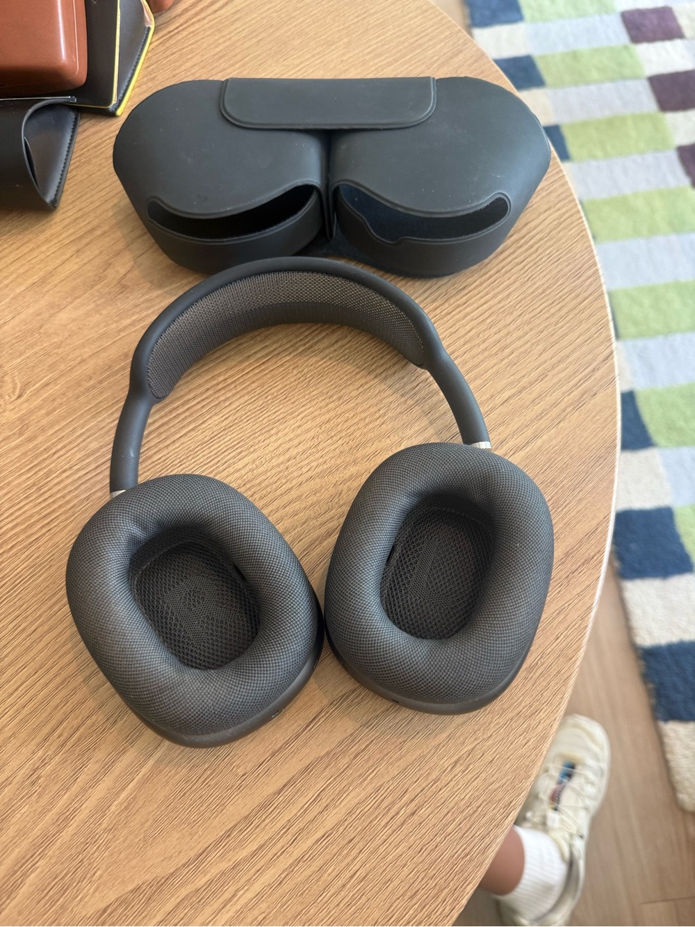 AirPod Maxes - Picture 2 of 3